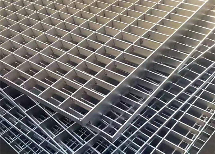 Anti Skid Q345 Welded Steel Grating 1250mm Width Hot Dip Galvanized