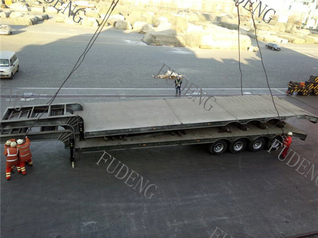 4 Axles Low Bed Trucks 100Tons 3 Axles Lowbed Trailers Mechanical Suspension And Air Suspension