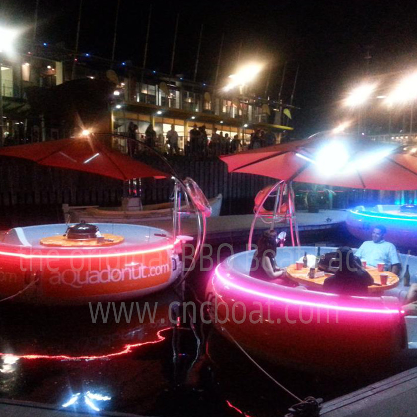 Depth 30cm FRP Fiberglass LLDPE 6 Seater Barbecue Boat