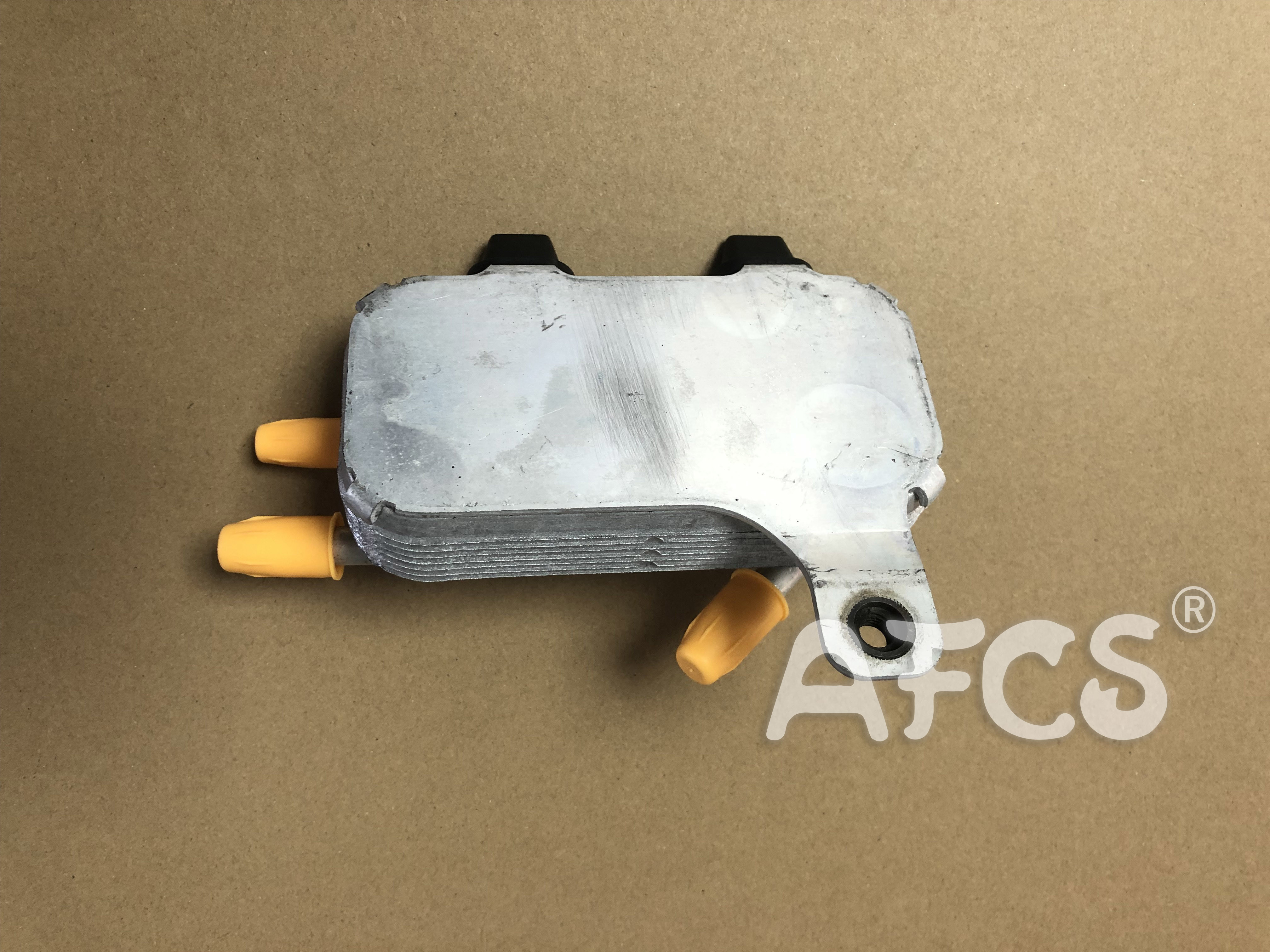 LR031827 LR089887 Oil Cooler For Land Rover Discovery IV Range Rover Sporti