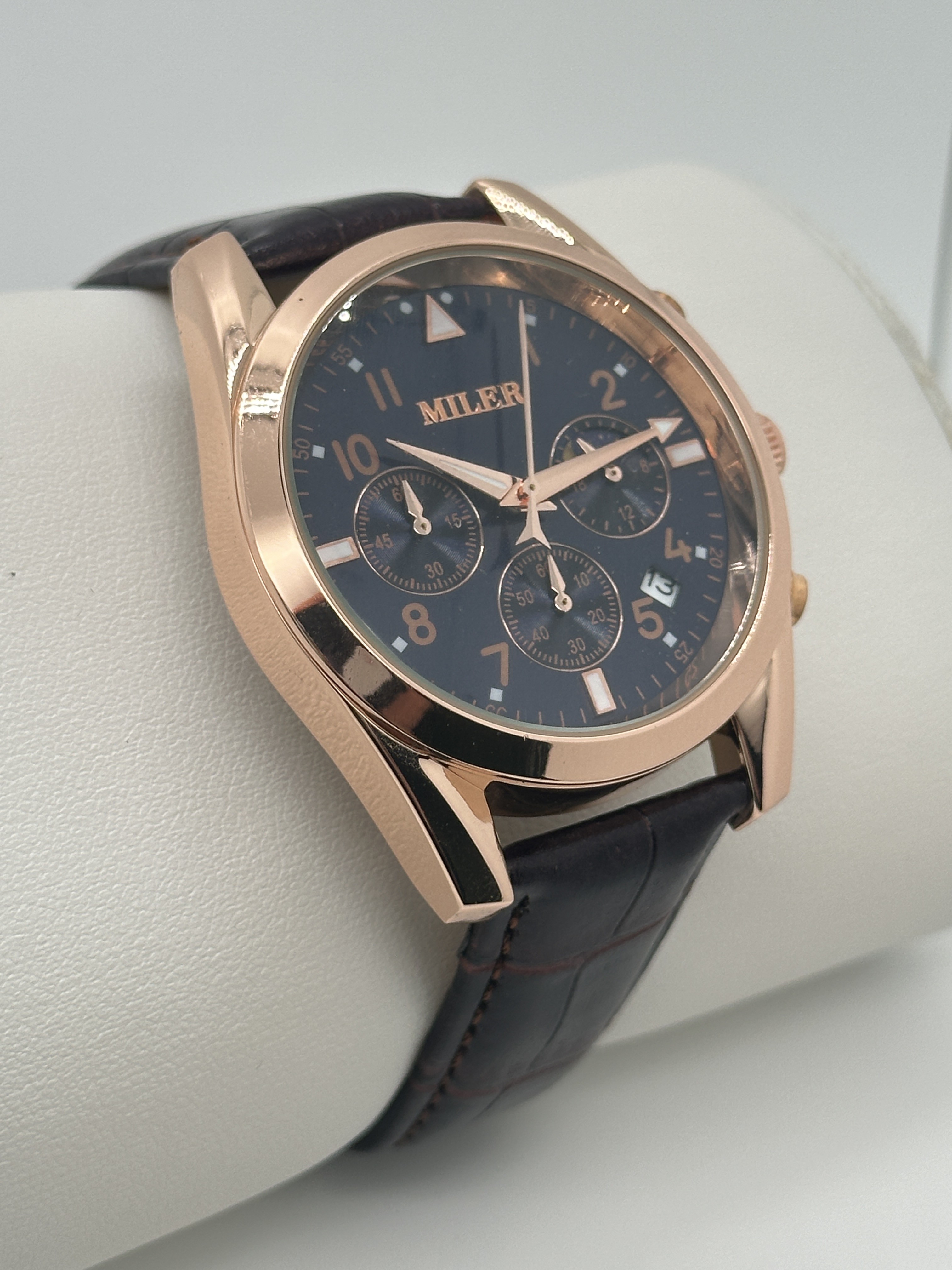 Fashion Women Quartz Light Watch With Waterproof Design And Convenient Features