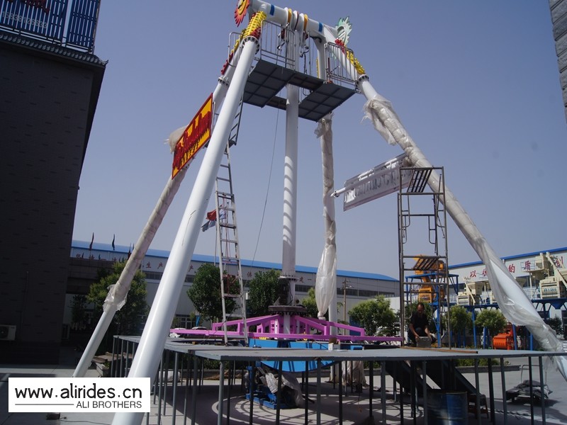 Adjustable Speed Pendulum Amusement Ride With Shoulder Press And Seat Belt
