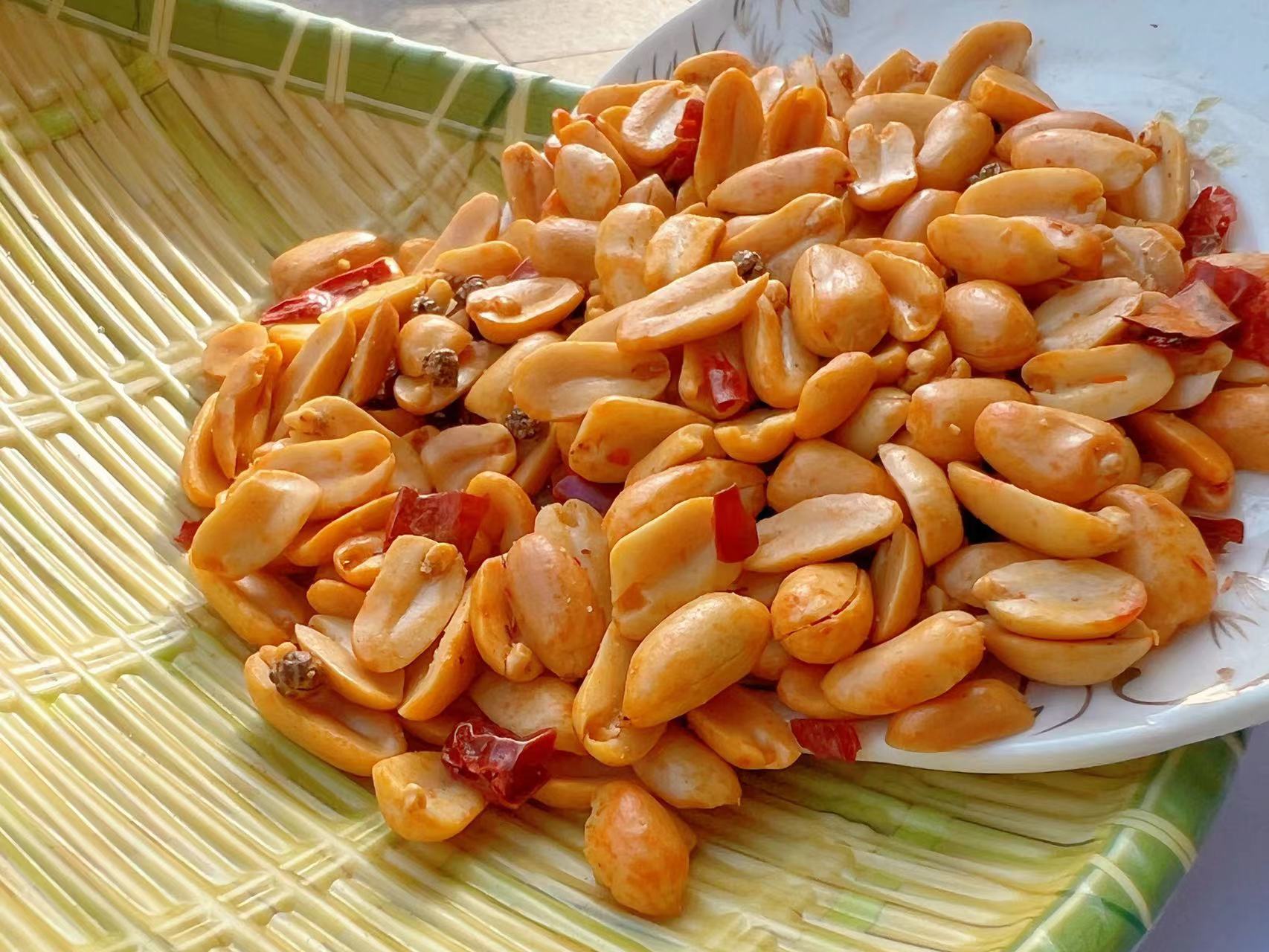 Delicious Nut Spicy Crunchy Peanuts BRC Chili Roasted Peanuts