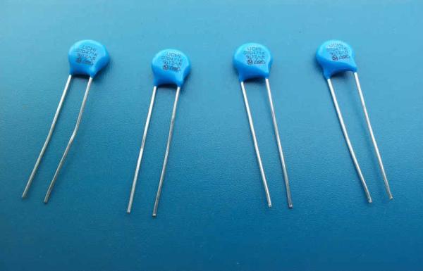 Quality Blue 7mm 07D471K Surge Suppressor Varistor 300VAC For Line-Ground for sale
