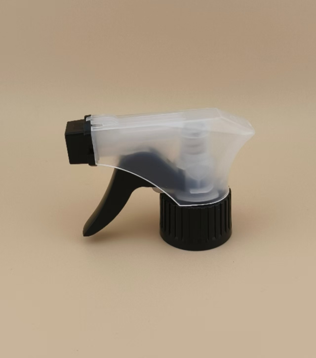 K101-4 Plastic PP Trigger Pump Sprayer for Hairdressing in Clear White and Black
