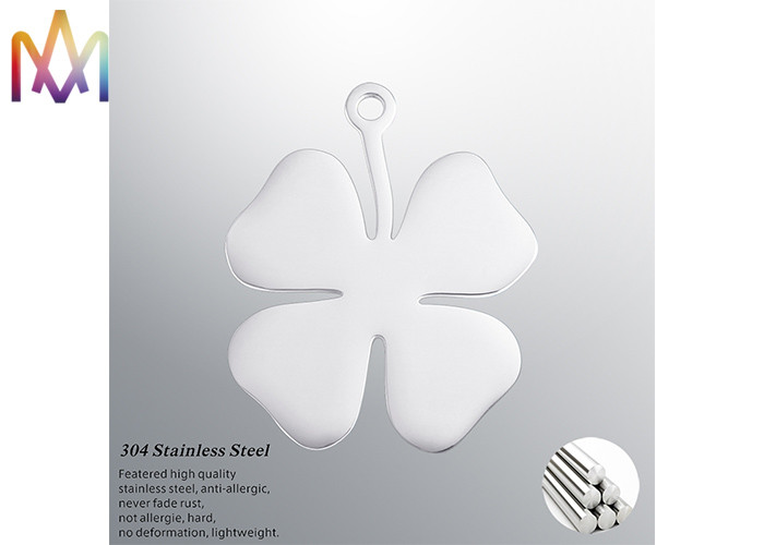 Rustproof SS304 Engraved Four Leaf Clover Pendant
