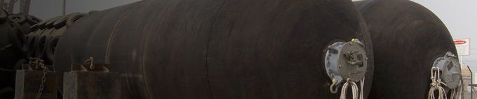 Dia 3.3 X L 6.5m Semi Submarine Fenders Low Hull Pressures For Boat