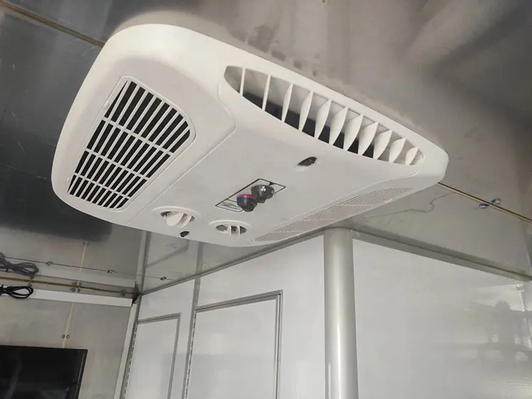 Drive Type 4x4 Off Road RVs Motorhome with 6L Engine Capacity and Awning Accessories