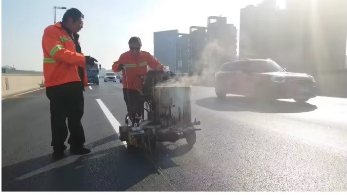 Thermoplastic Paint For Heavy-Duty And Industrial Surface Applications