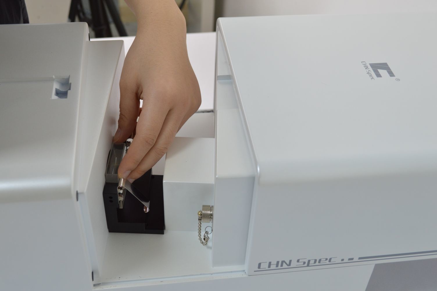 Color Measurement Benchtop Spectrophotometer With Dual Light Path Sensor Array And Concave Grating