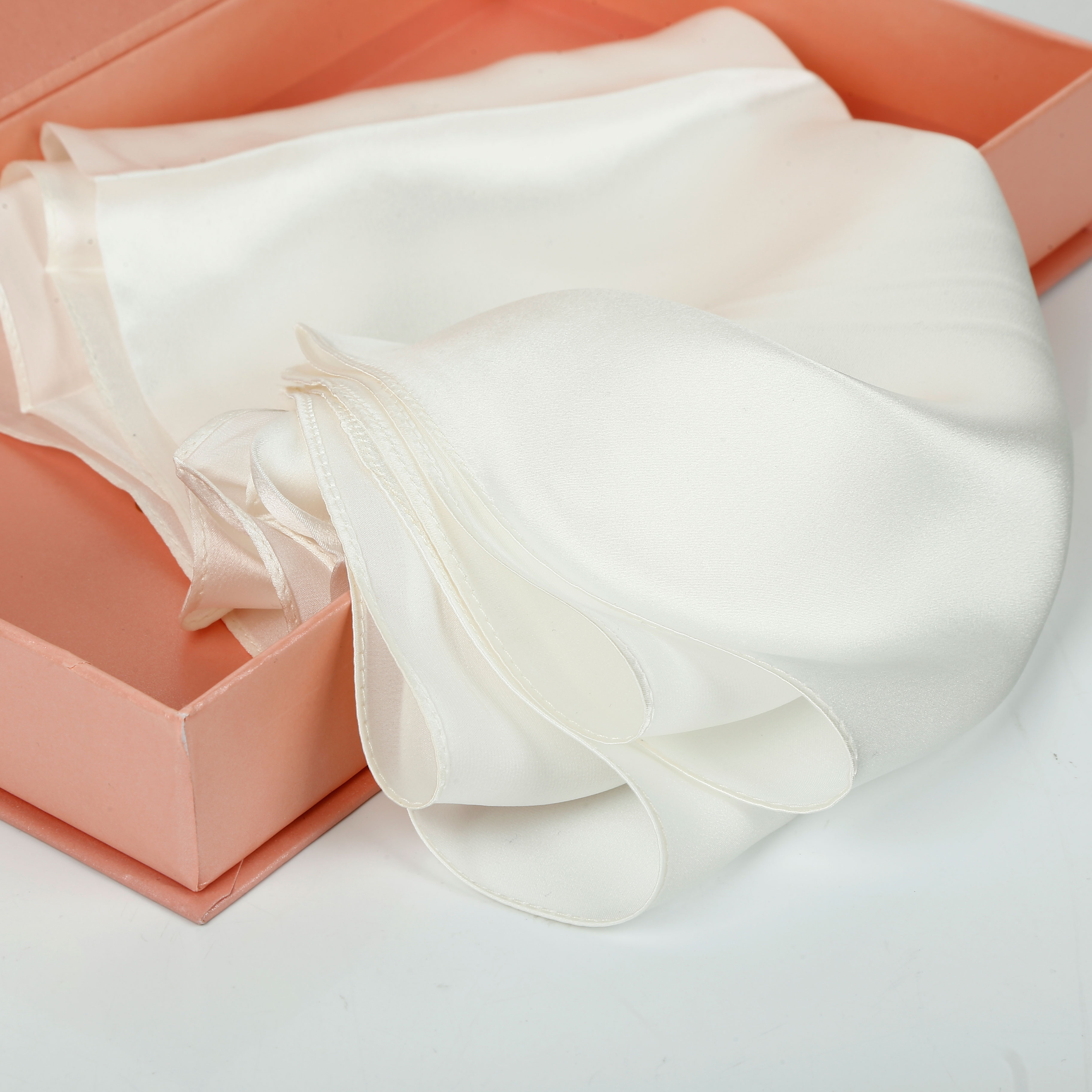 White 21x21'' Square Pure Mulberry Silk Scarf For Gifts All Season Use