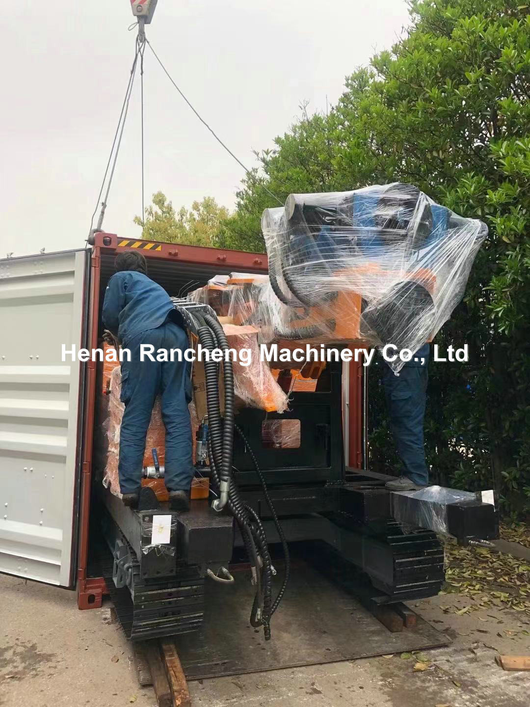 Crawler Mounted RC Drilling Rig 150m / 200m / 300m Depth 110 - 250mm Drilling Dia