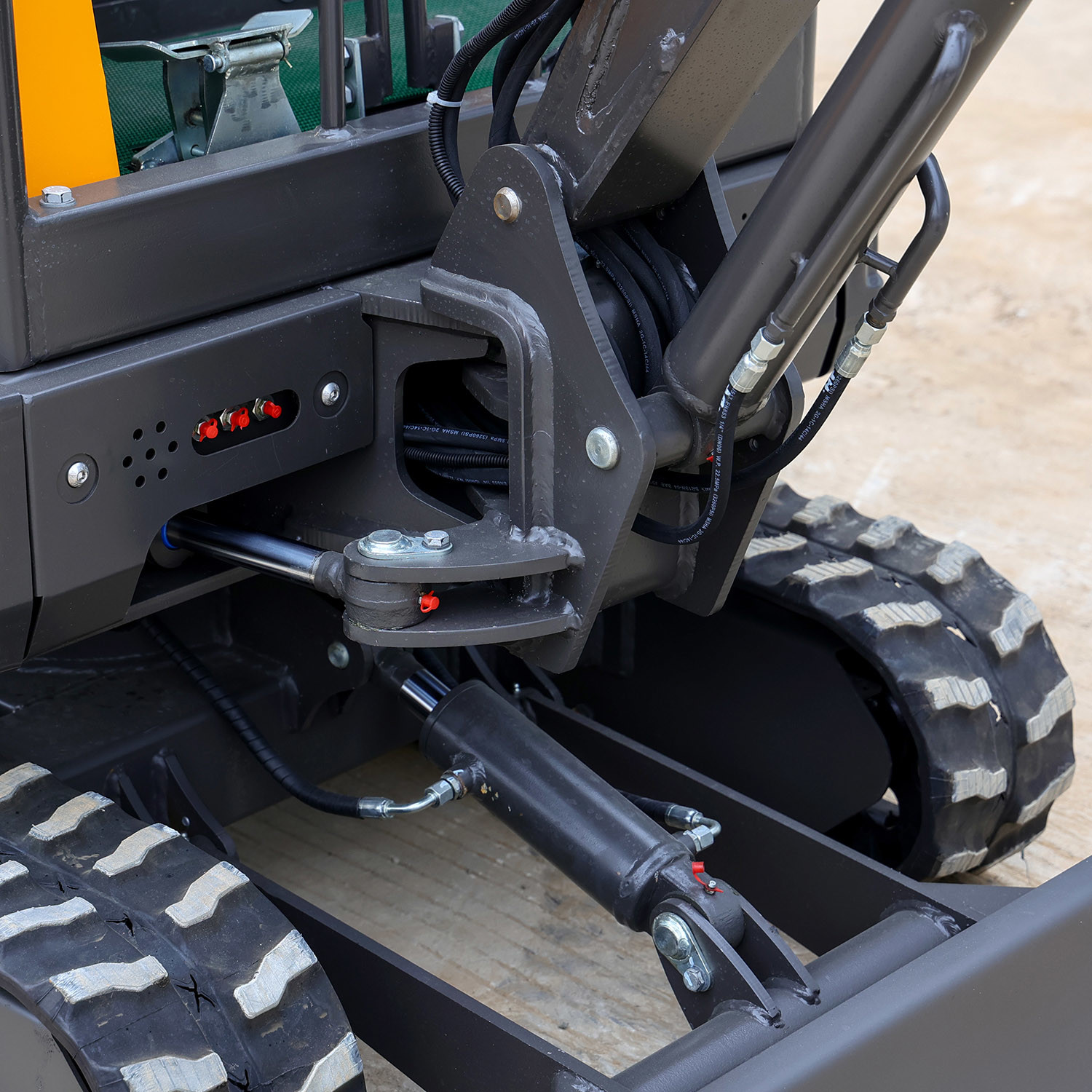 1.8 T Excavator Farm Ranch Home Construction Projects 3969LBS Crawler Digger