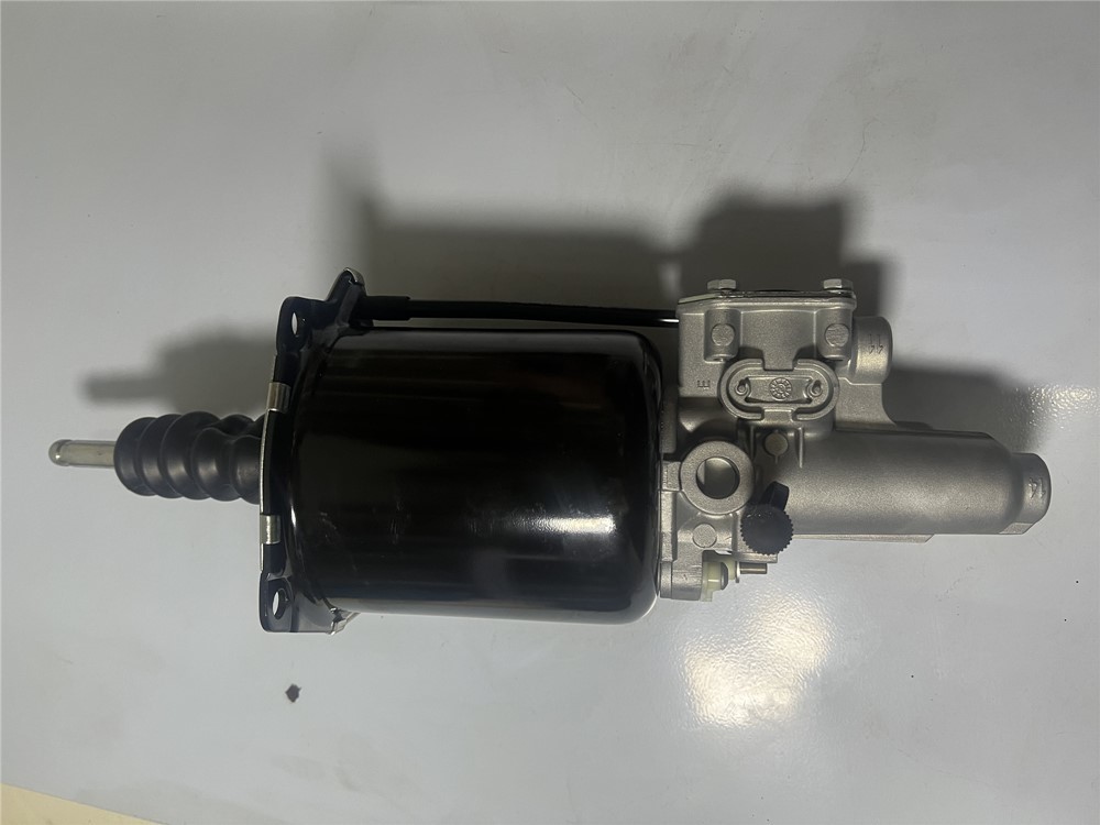 Yutong Bus Spare Parts Bus Clutch Slave Cylinder (Φ102, Φ25, With Push Rod) 1604-00868 9700516080