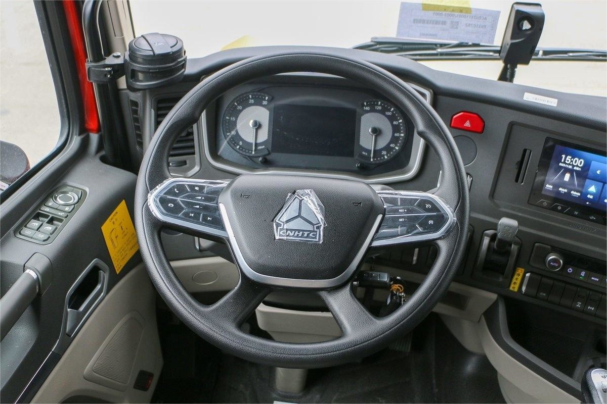 460hp HOWO Heavy Truck 6X4 CNG Rear Double Axle Rear Eight-Wheel Tractor National VI
