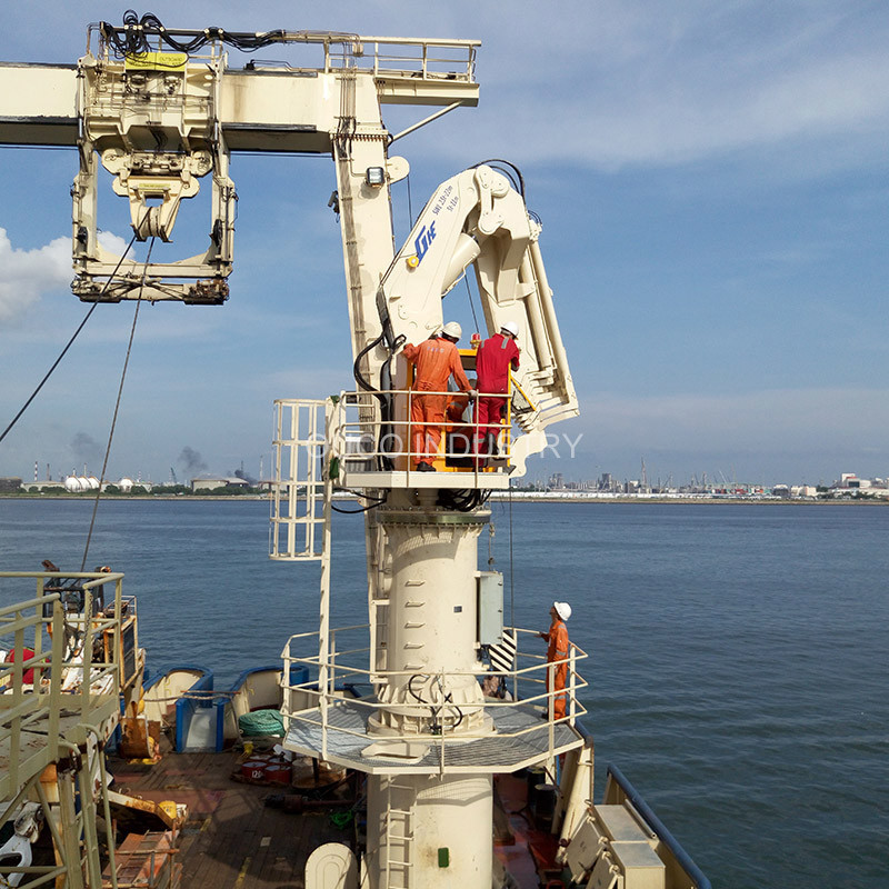 2.5t 22m Telescopic Ship Deck Cranes Boom Hydraulic With IACS Certified