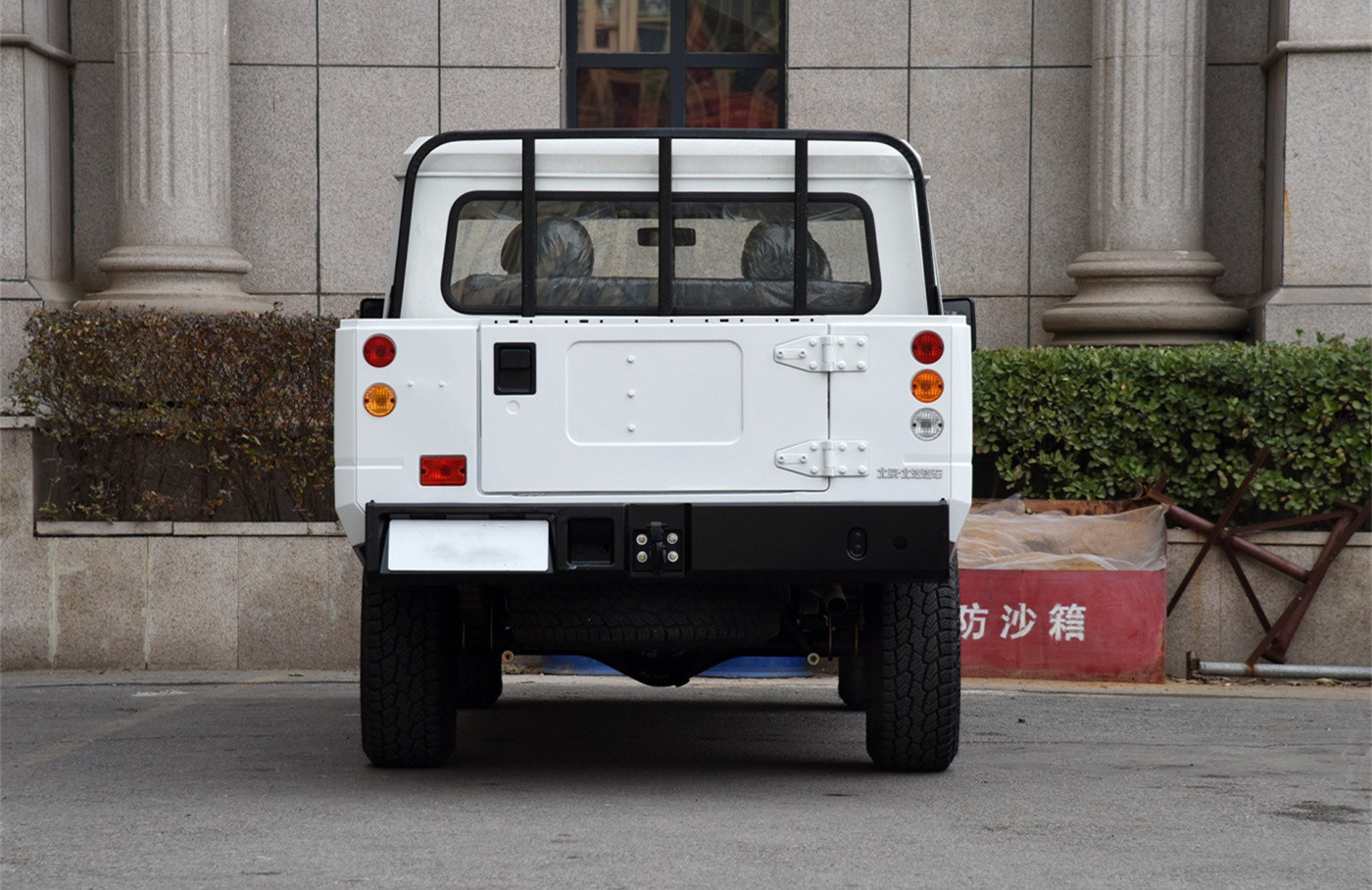 Double Row Diesel 4x4 Off-Road Pickup Truck with Air Suspension Driver's Seat