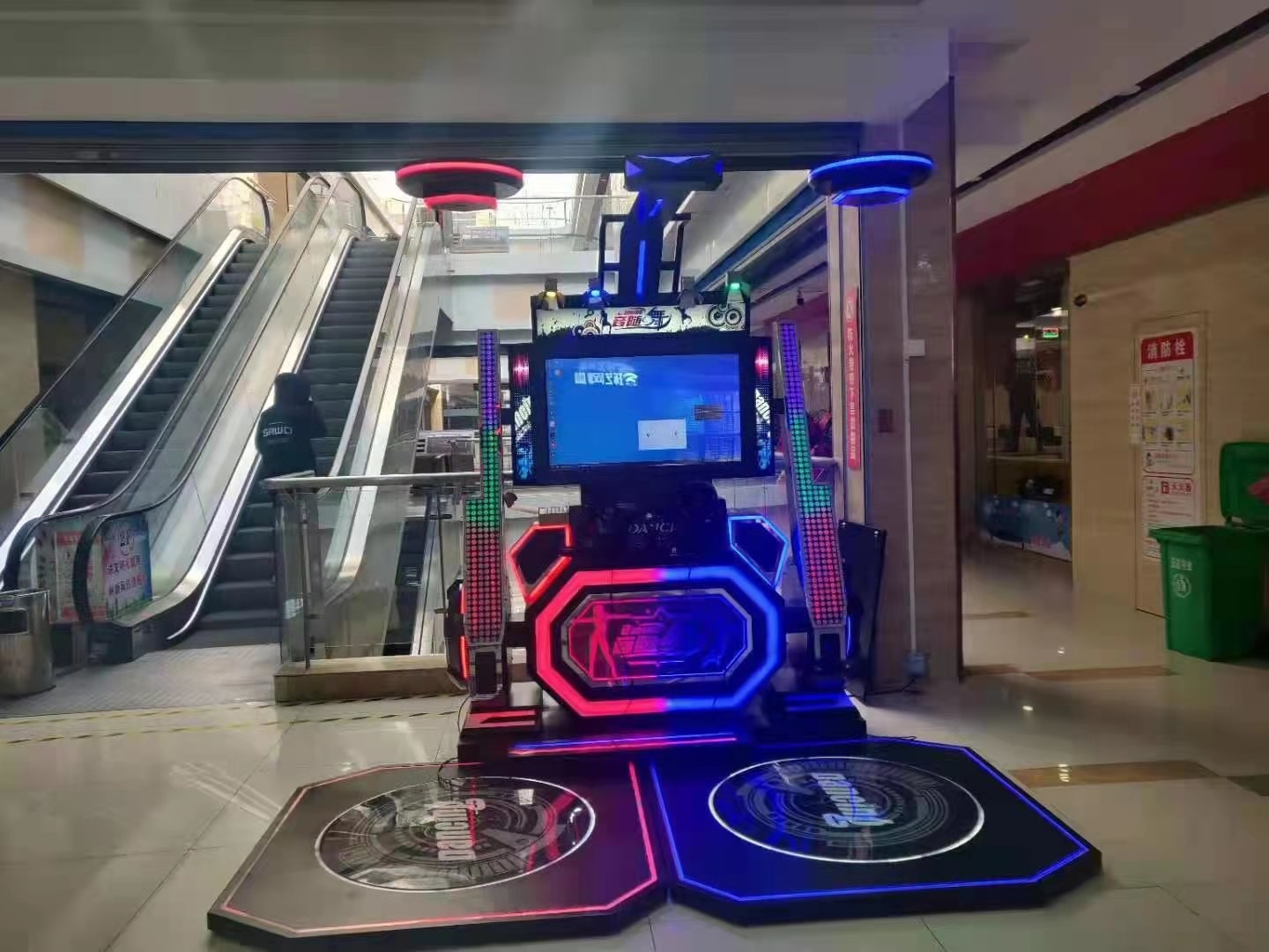 Dancing Game VR Arcade Machine HD Display Acrylic Ergonomic leather chair