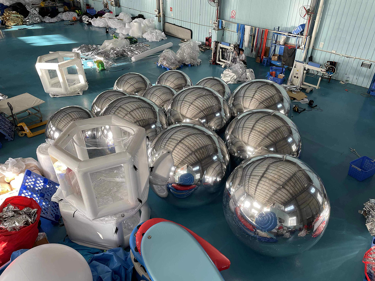 hot selling customize logo size silver golden inflatable reflective pvc mirror ball