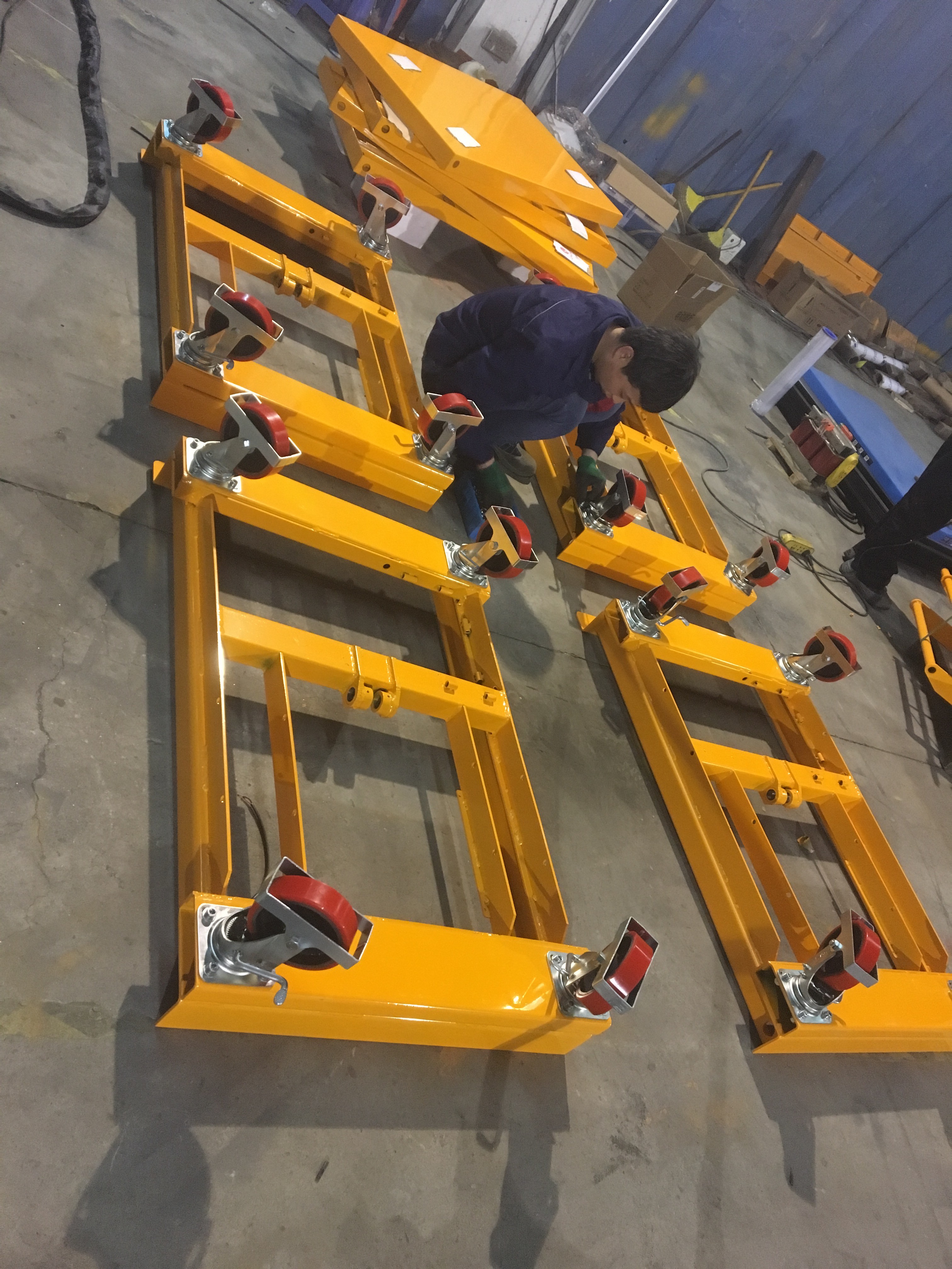 Pallet Roller Conveyor Scissor Lift Tables On Wheels 1100lbs Capacity 40"X20"