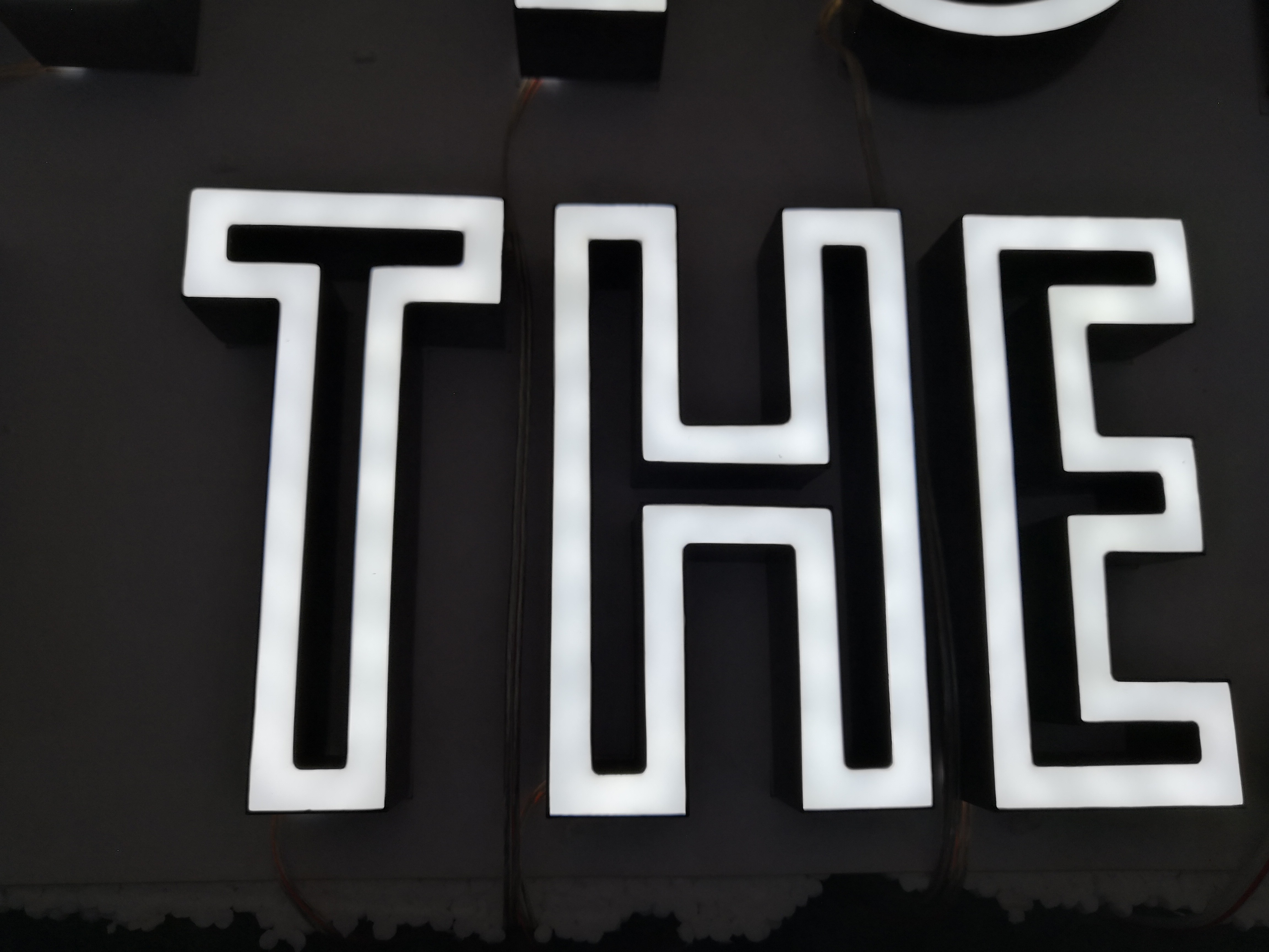 Custom 3D LED Letter Signs Aluminum / Acrylic Material 50000 Hours Lifetime