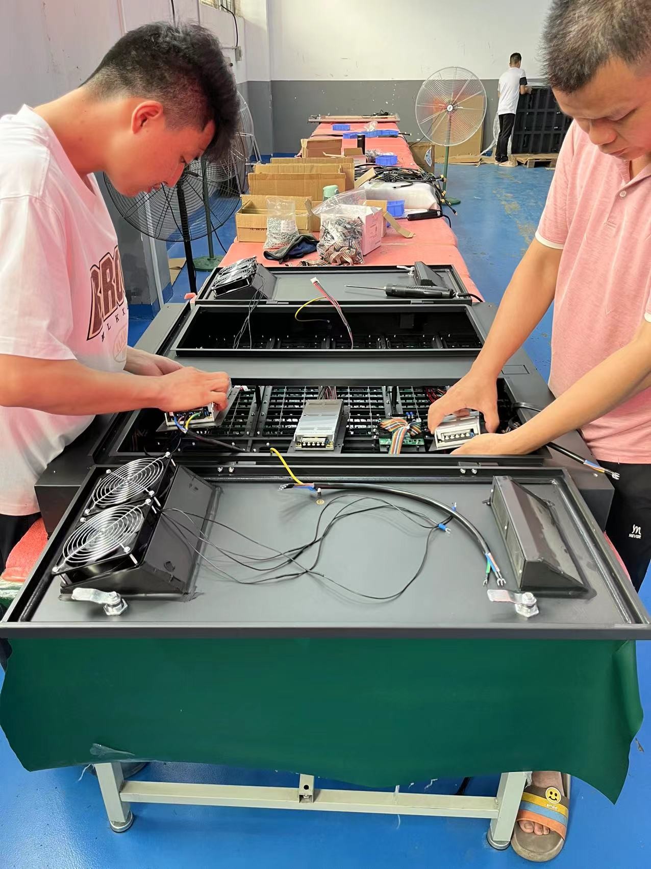 P2.976 Outdoor Rental LED Display For Outdoor Advertising And Media Fixed Screens
