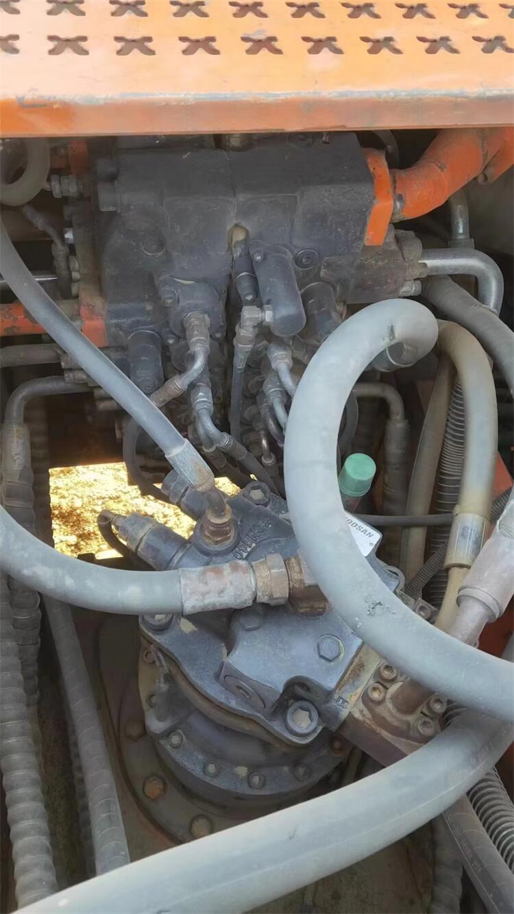 Doosan DX225LC Excavator Good Condition 4522 Working Hours ORIGINAL Hydraulic Valve