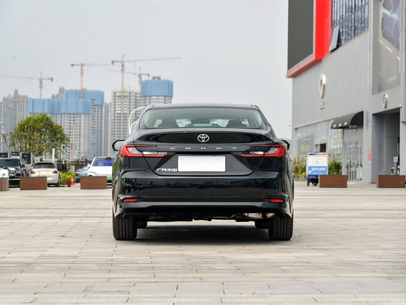 Toyo-ta Camrys 2.0HS 2.0S Sport Sedan Hybrid with E-CVT Continuously Variable Transmission and Ternary Lithium Ion Battery