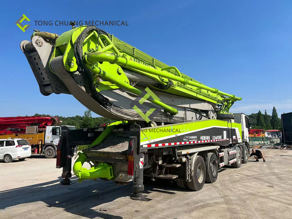 Zoomlion Remanufactured Used Concrete Boom Truck 56 Meters Installed Concrete Pump