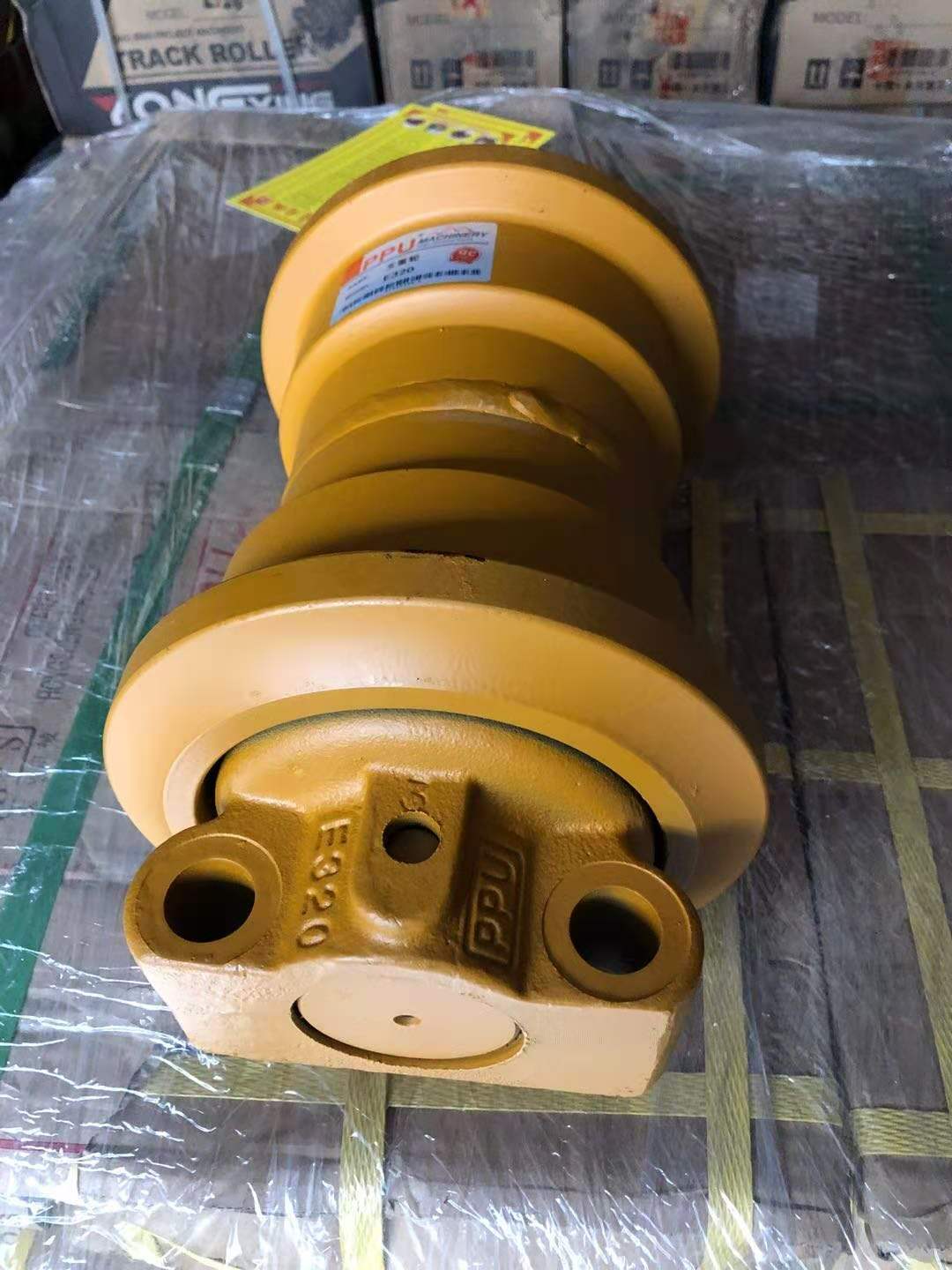 Tractor Dozzer Excavator Chassis Parts Track Top Roller Bottom Roller For PC100
