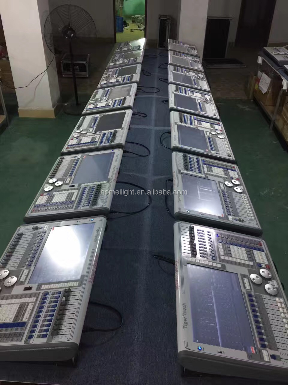 Fast Shipments Tiger Touch Lighting Controller With Titan OS And 10 Macro Keys