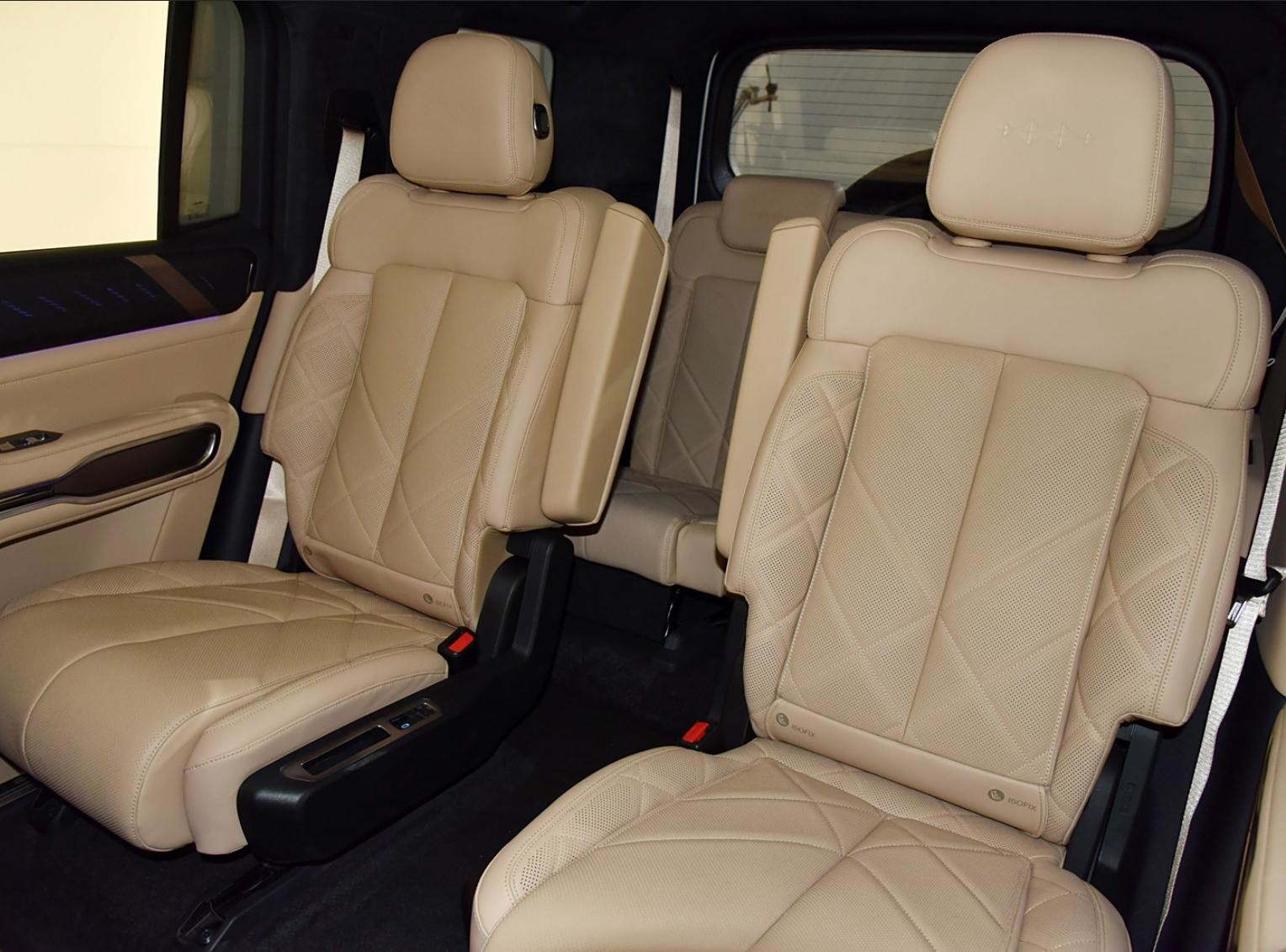 2025 Fast Charging BYD EV Car Leopard 8 with 0.27 Hours Charging Time 180 Km/h Top Speed and Automatic Transmission