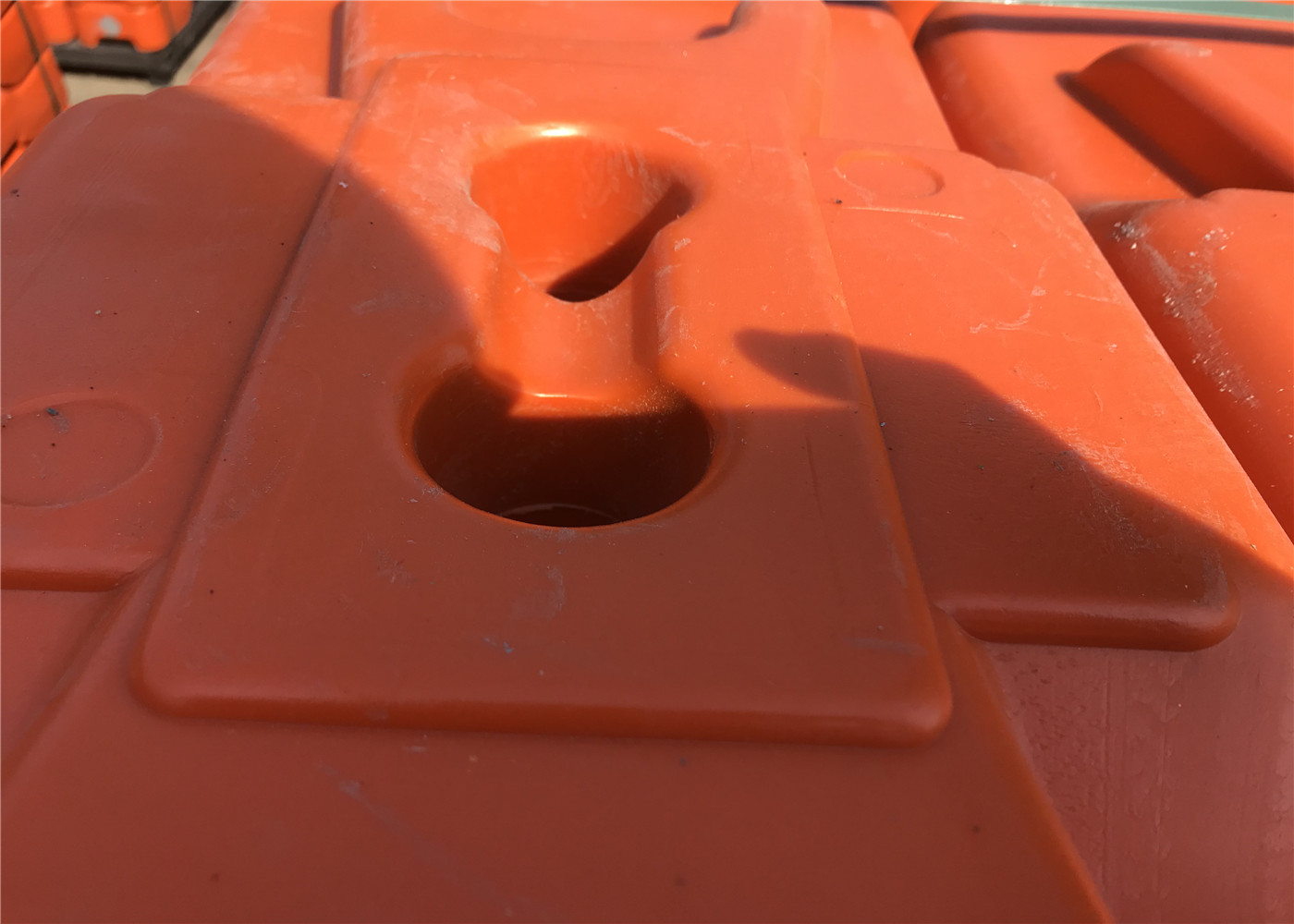 HDPE temporary fencing base 43mm available any color orange blue and violet all molding design UV 10 level