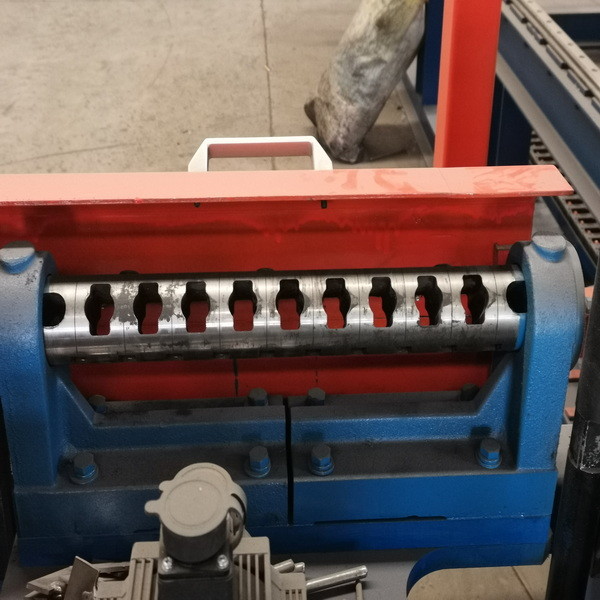 Huayang Auto arranging Inverter Spot Welding Machine , Wire Dia 4mm Precision Spot Welder
