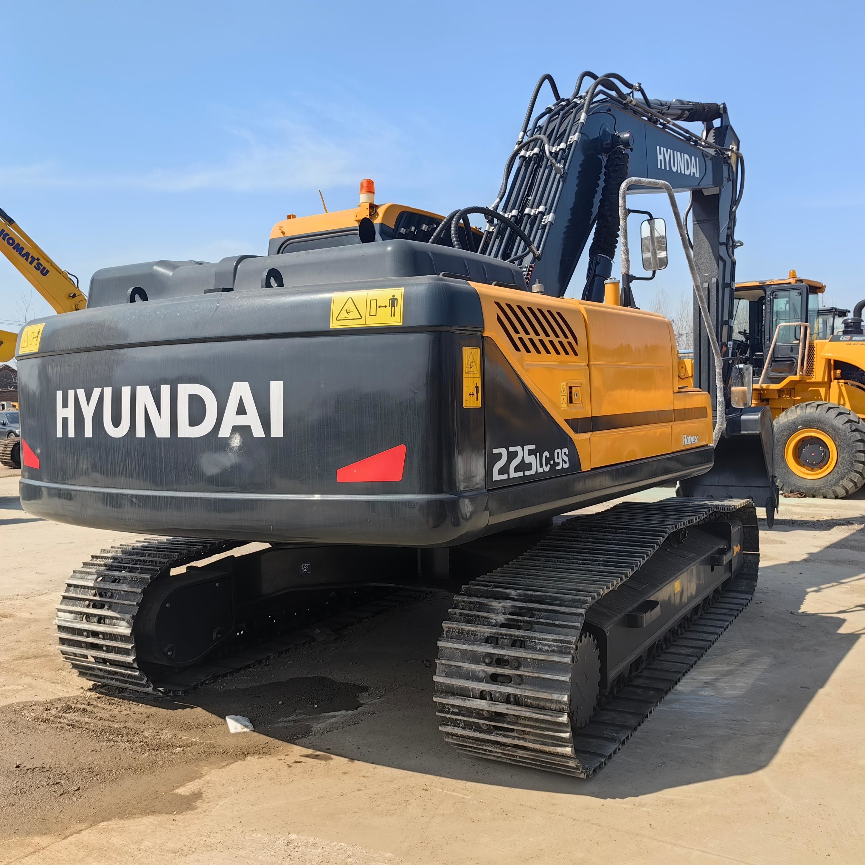 New Arrial 22 ton Used Hyundai Excavators Hyundai 225lc-9 Crawler Digger on Sale