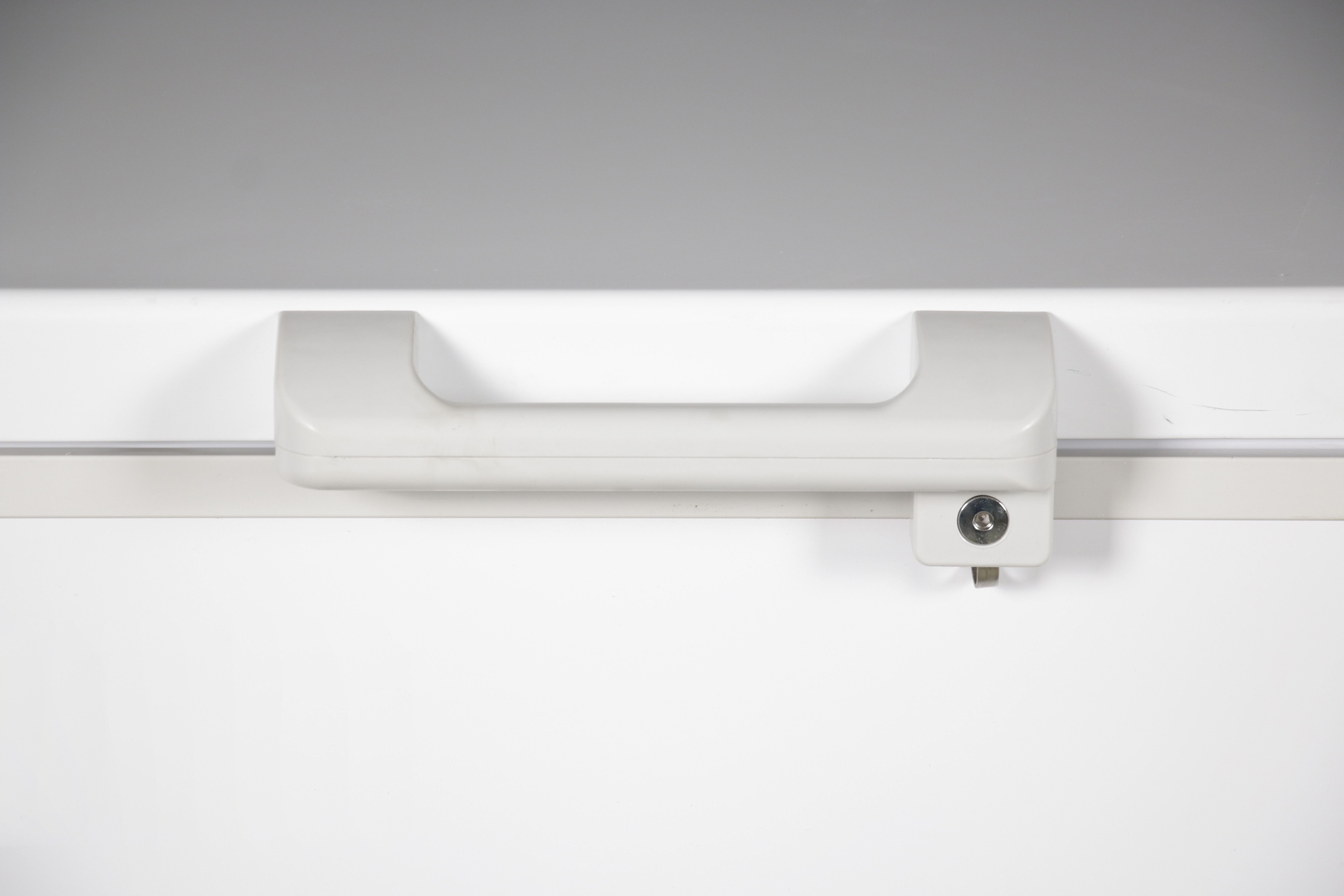 Household Top Opening Small Chest Freezer With Lock 138L White Door