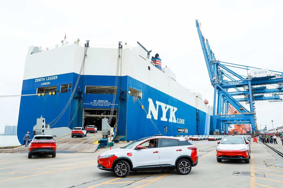 1.5T Uni-k Idd Hybrid Car 2022 for Changan Max Speed 200km/h Charging Time 0.5 Hours
