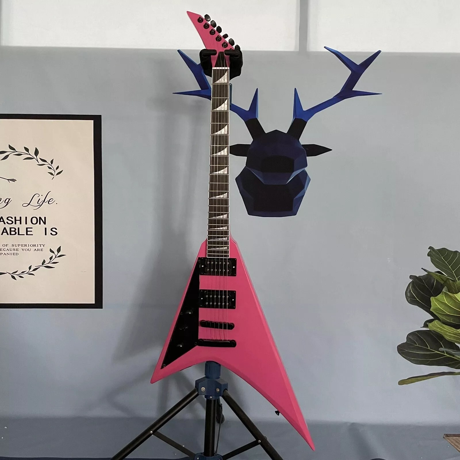 Left-Handed Pink Swallow Tail V Solid Body Electric Guitar Open Pickups 22 Fret