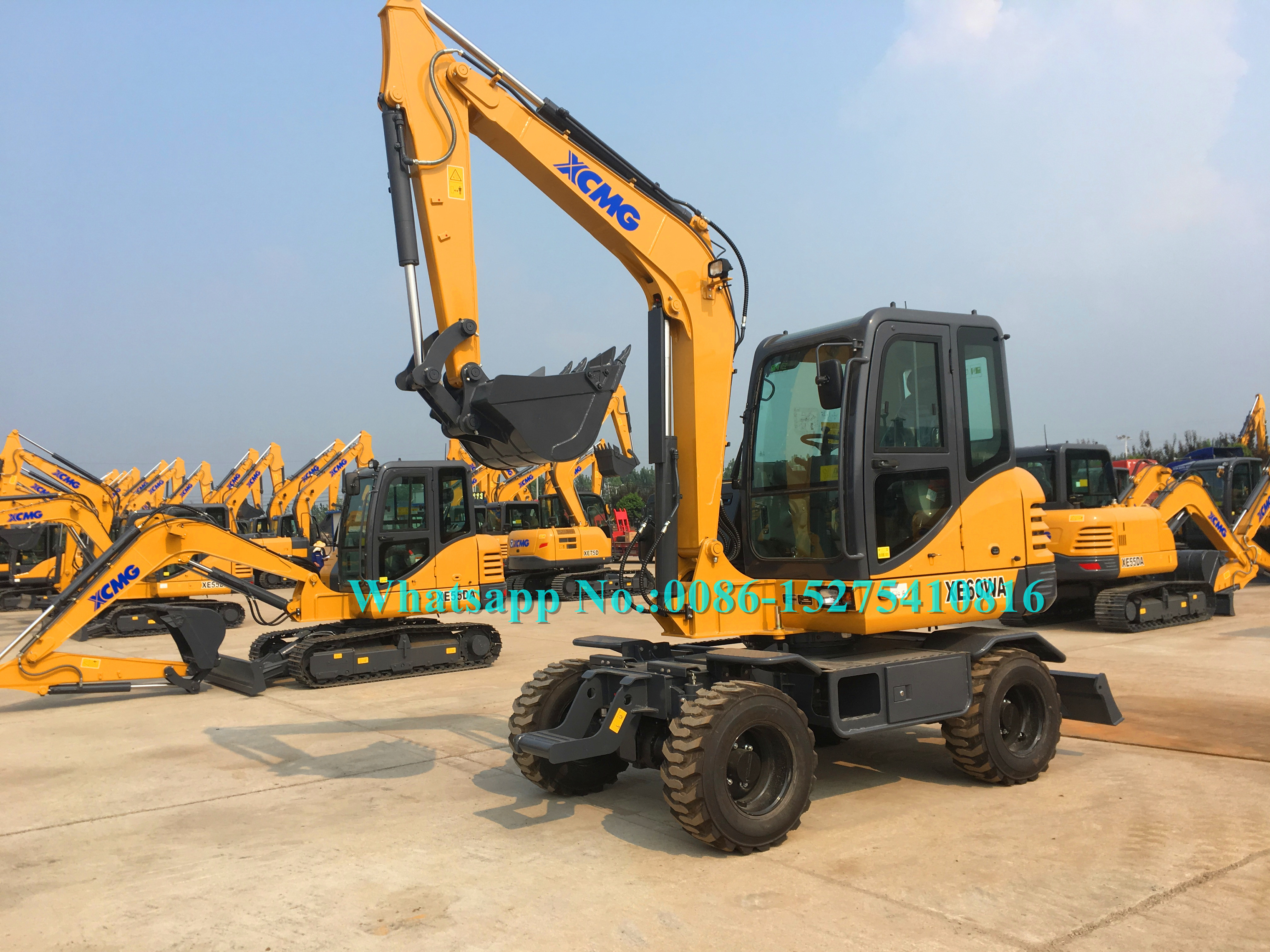 All Wheel Drive 4 Wheeled Mini Excavator , 6 Ton Excavator For Earth Moving XE60WA