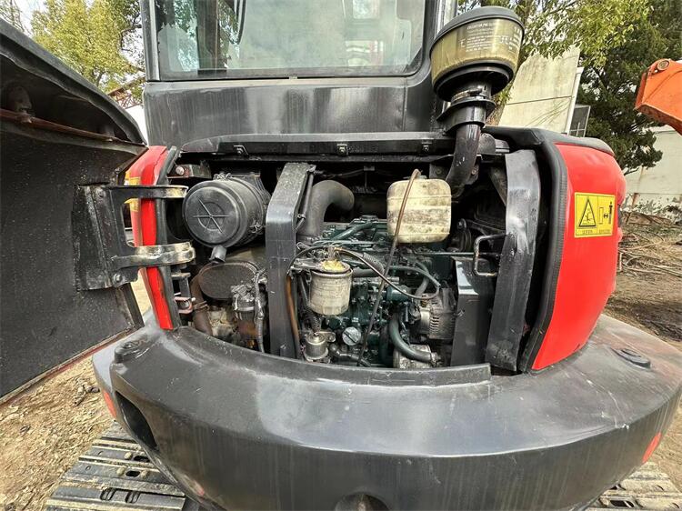 Affordable Second Hand 5.5 Ton Kubota Small Excavator with 0.24m3 Bucket Capacity