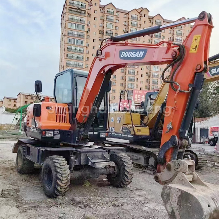 Original Hydraulic Cylinder DOOSAN DX60w Wheel Excavator With 0.21m3 Bucket Capacity