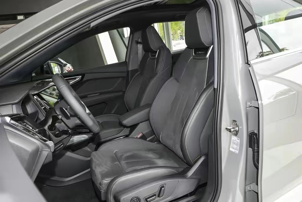 2023 Au-di Q4 40 E-tron Inaugural Version Pure Electric 204 Hp Pure Electric Cruising Range 605km Maximum Speed 160km/h
