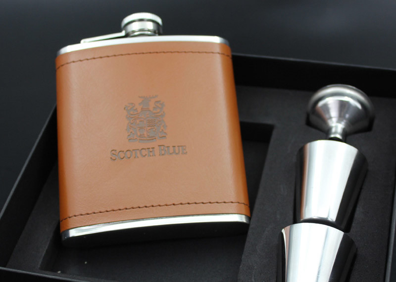 Leather Kitchen Household Items Scottish Hip Flask Set For Outdoor Travel