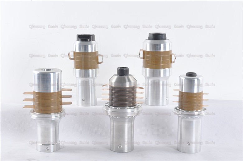 9 - 10nf Ultrasonic Welding Transducer , Branson Ultrasonic Transducer Welding With PZT8 Yellow Ceramics