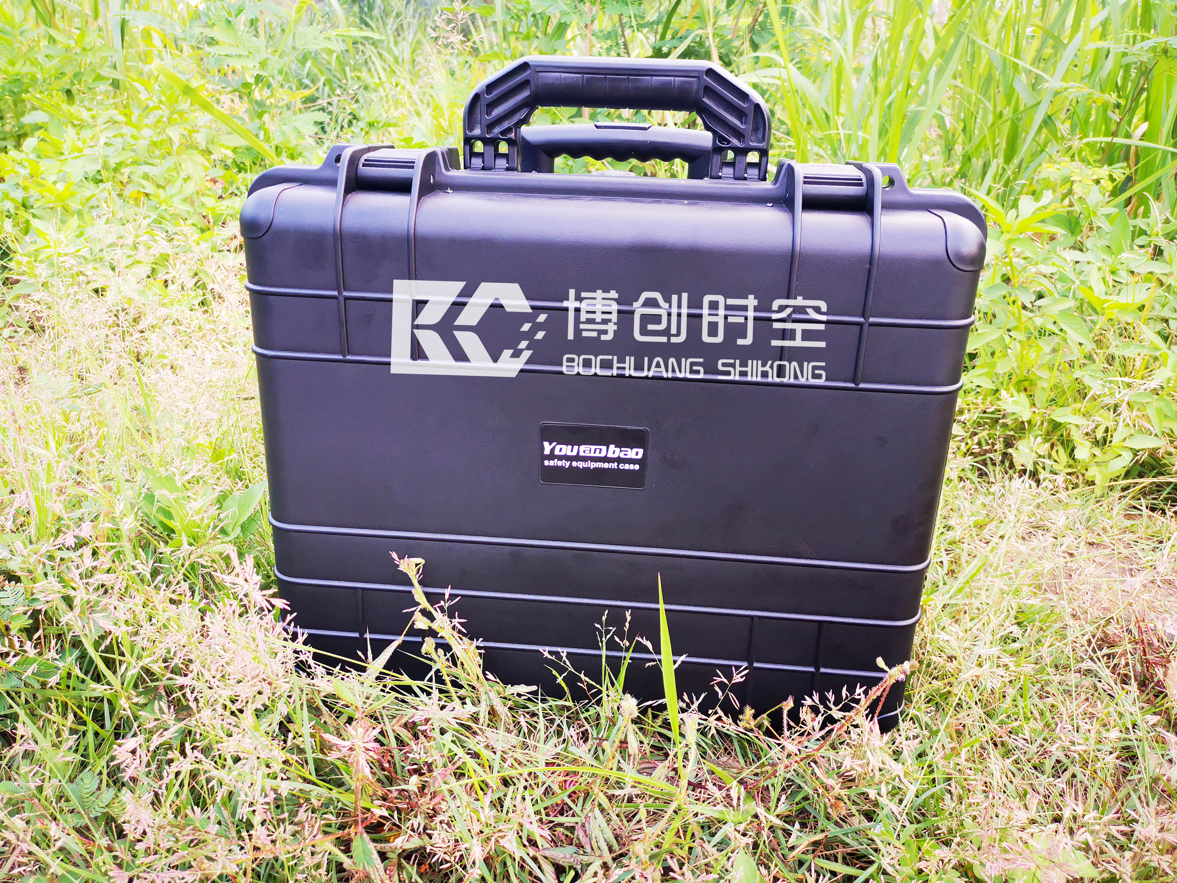 Trolley box style UAV drive off equipment 1500m automatic drive forced landing UAV jammer frequency can be customized