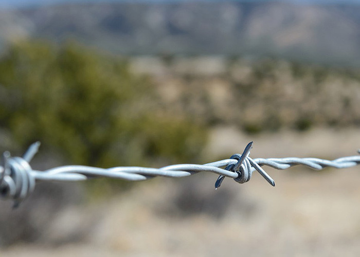 Use Of Prison Walls Anti Climb Double Strand Reverse Twist Barbed Wire