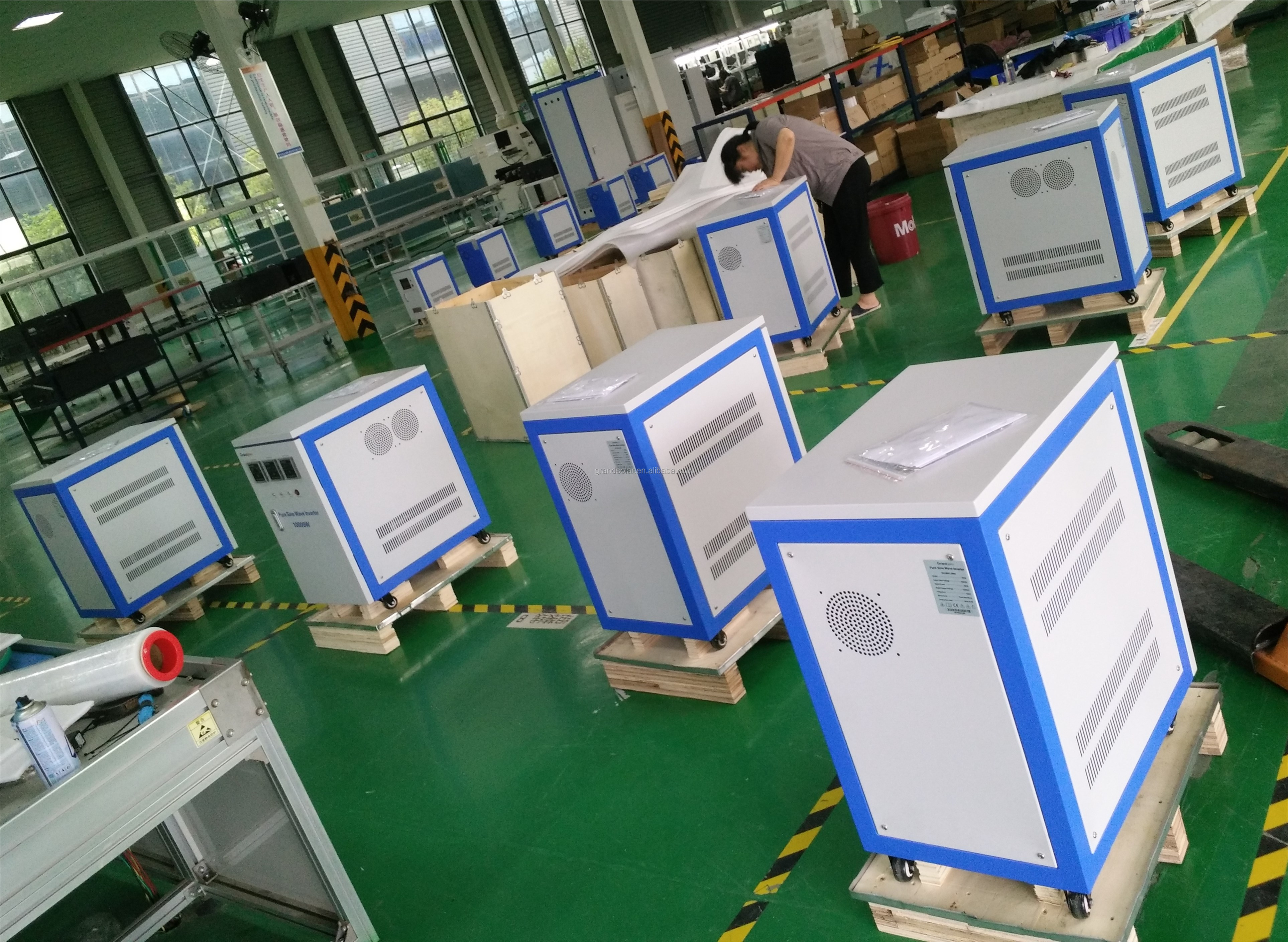 Three Phase On Grid Inverter Photovoltaic Solar Grid Connected Inverter MPPT