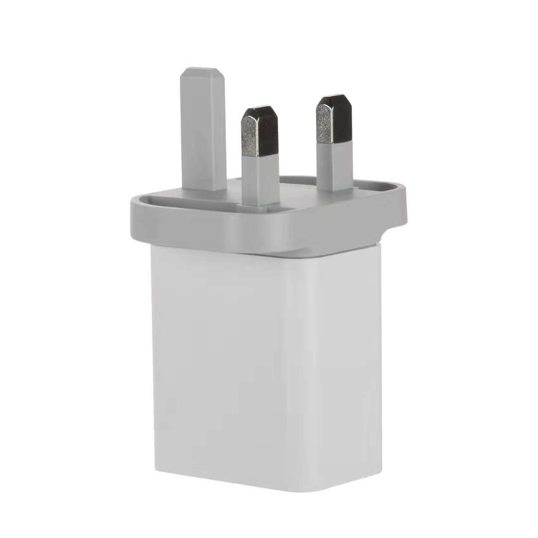 18W UK PD TRAVEL CHARGER TYPE-C FAST CHRGER for Macbook compatible with HUAWEI QUICK CHARGE QC3.0/QC2.0