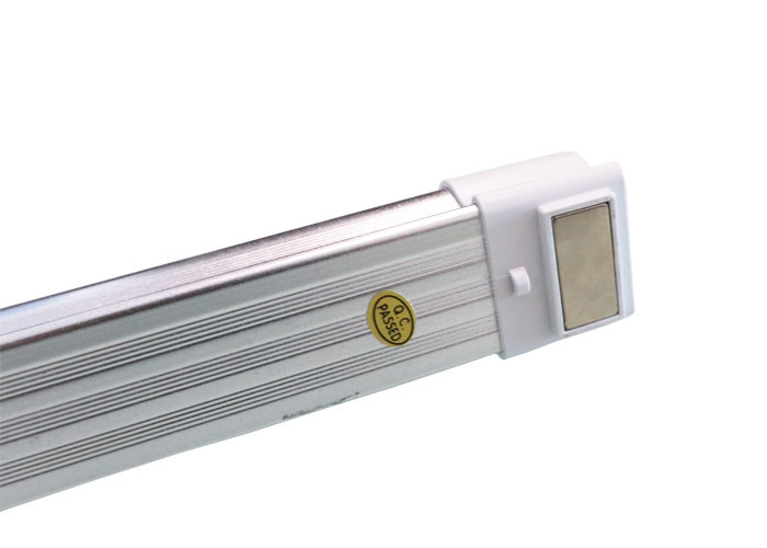 White Rechargeable Portable Emergency Light 4W 4400mAh Capacity