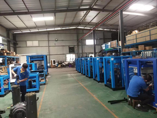 Electric Silent Oil Injected Screw Air Compressor Small PM VSD Direct Drive 7bar 8bar